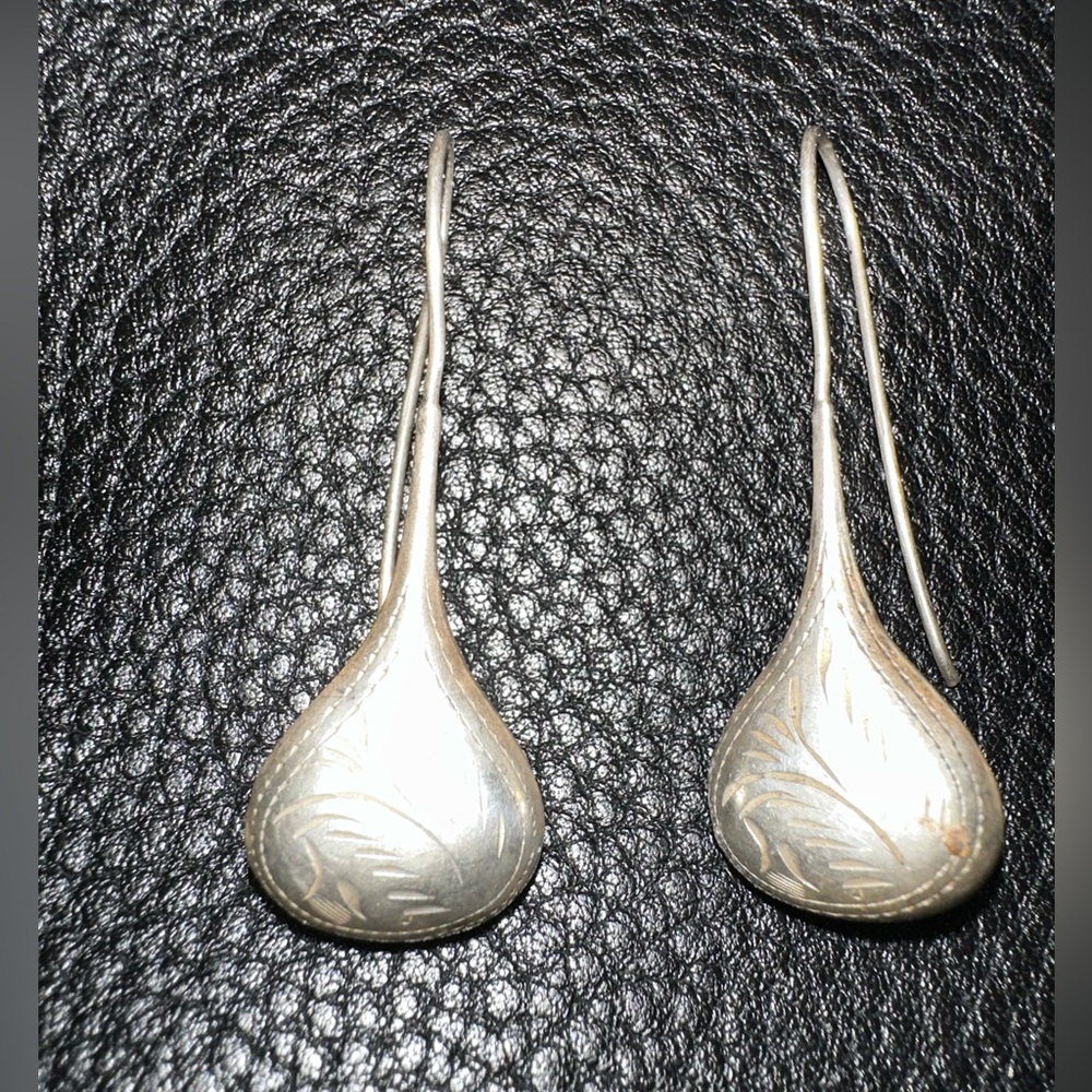 Vintage sterling puffed teardrop earrings - Picture 2 of 6